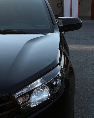 Накладки зеркал Лада Vesta в стиле BMW "М" в цвет кузова