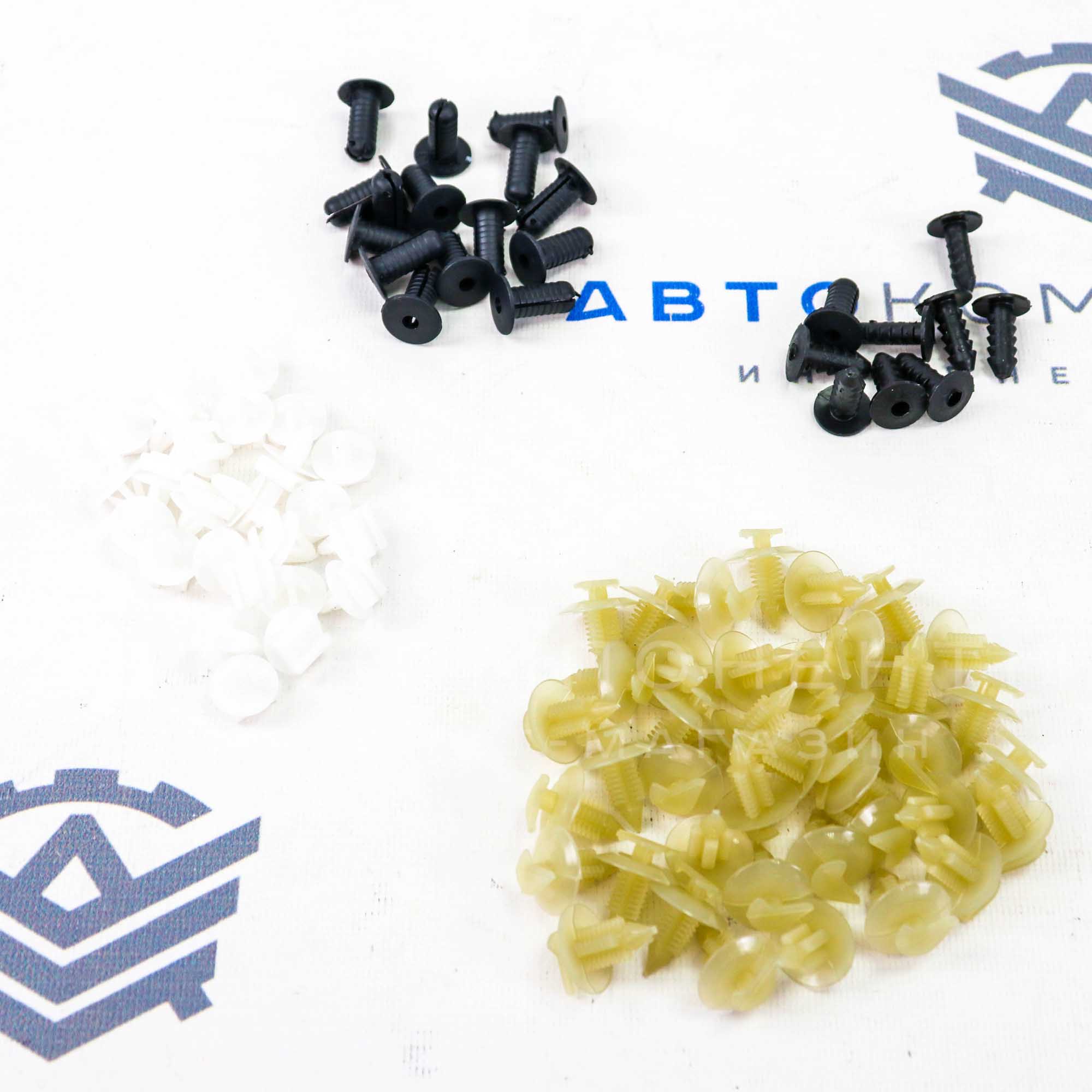 Набор пластмассовых изделий на кузов ВАЗ 2113, 2114, 2115