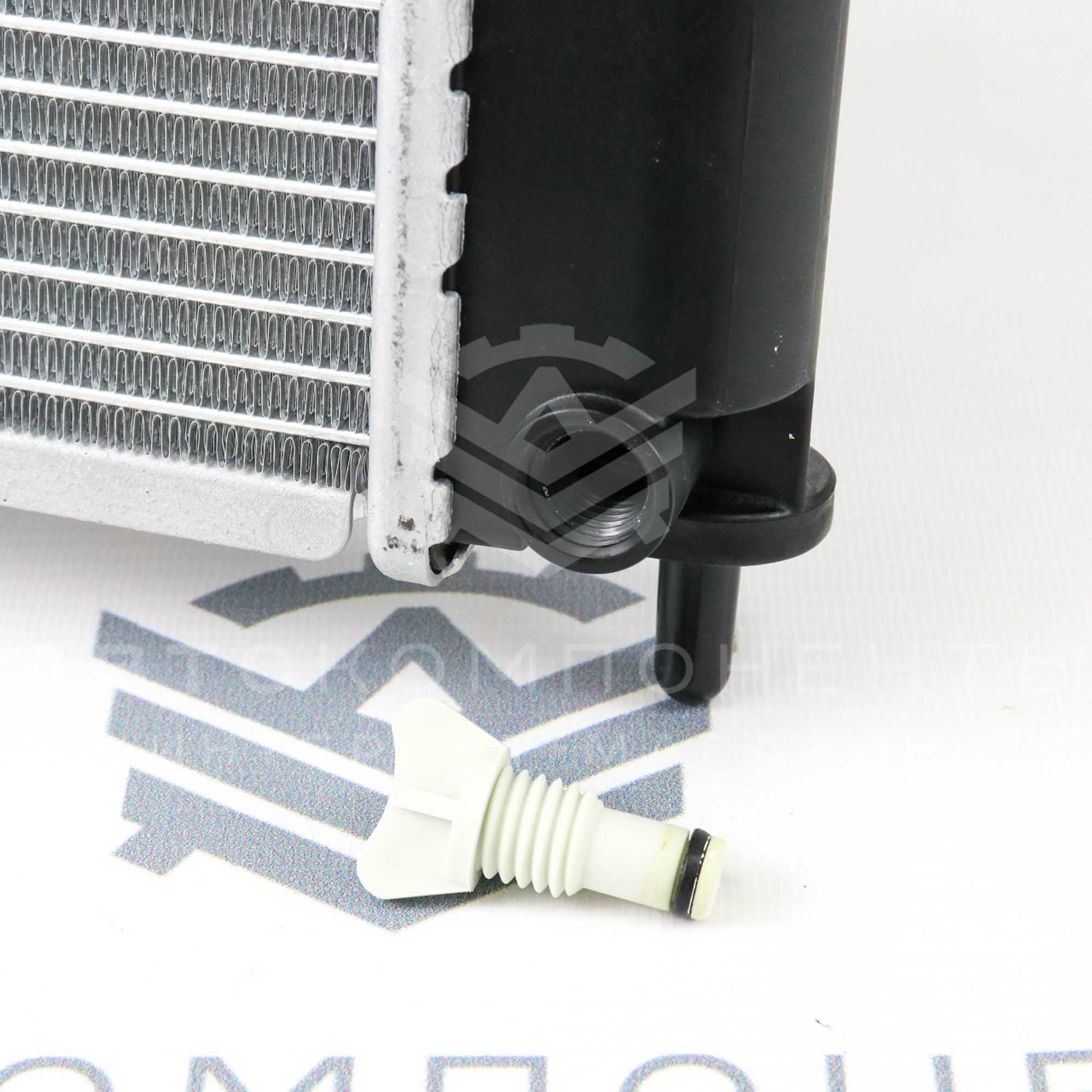 Радиатор охлаждения двигателя Лада Гранта (без кондиционера)