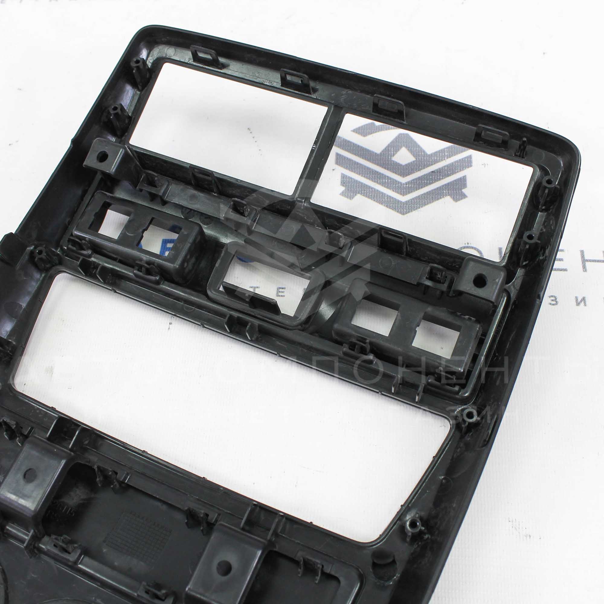 Центральная консоль Лада Приора 2 (черный лак)