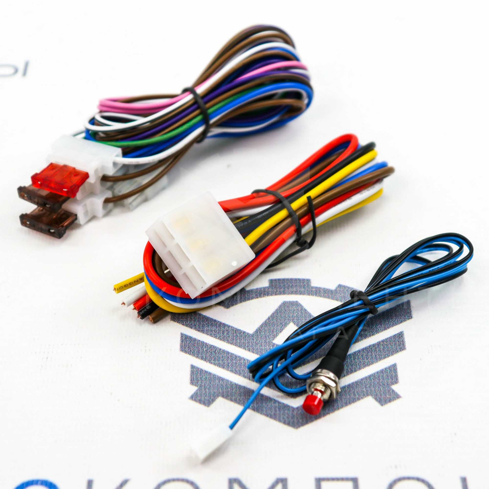 Кнопка старт-стоп (универсальная) с бесключевым доступом и автозапуском двигателя (ключ Toyota) (SSS-004)