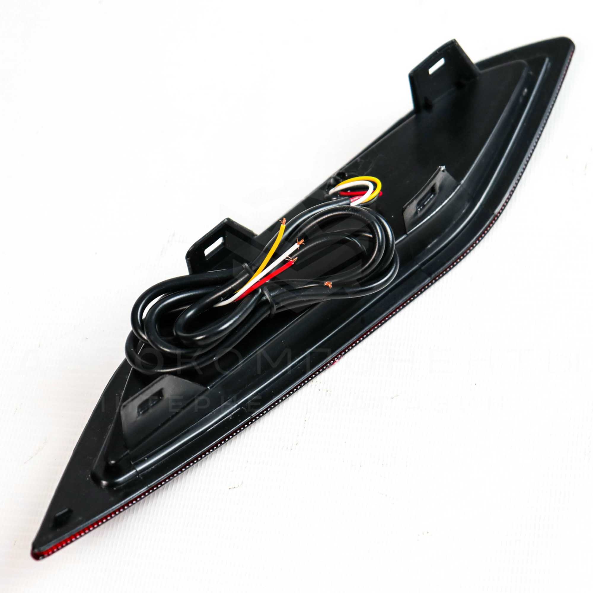 Диодные катафоты в задний бампер Лада Vesta NG (красные)