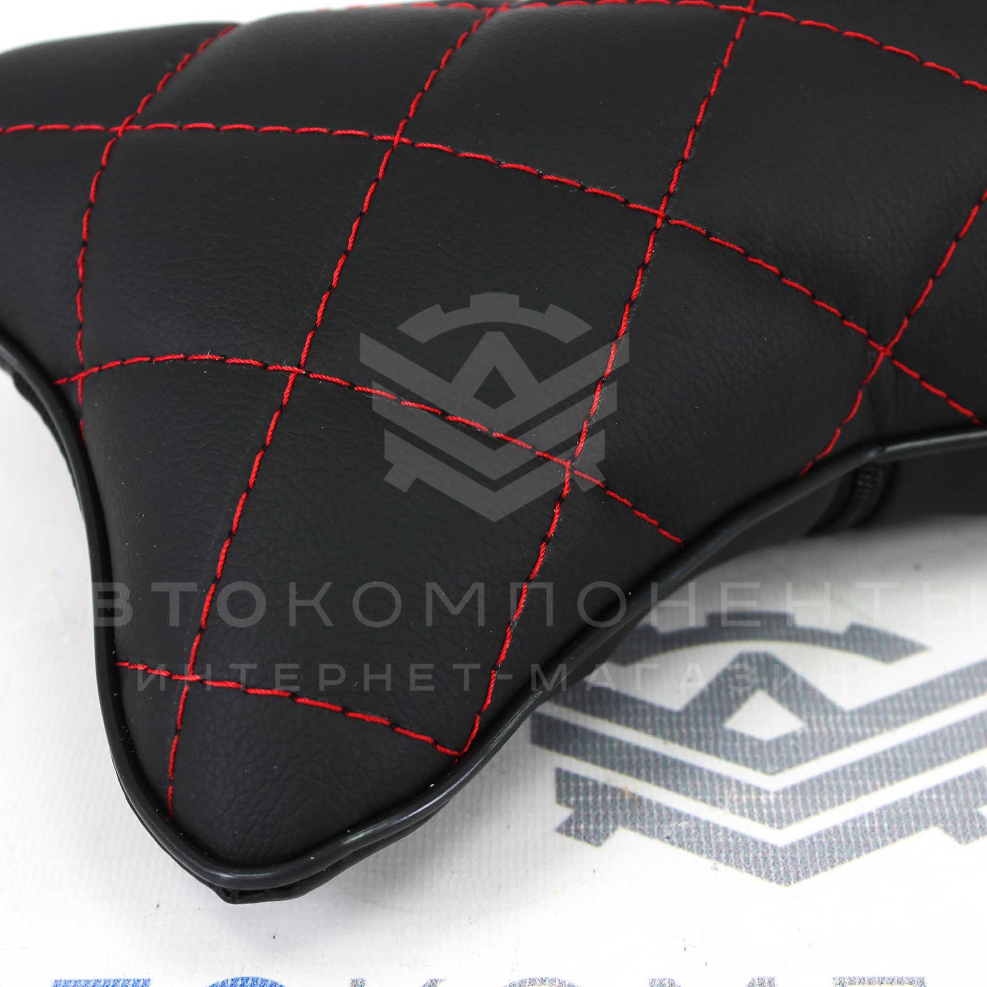 Подушка подголовника с прострочкой "Квадрат по диагонали"