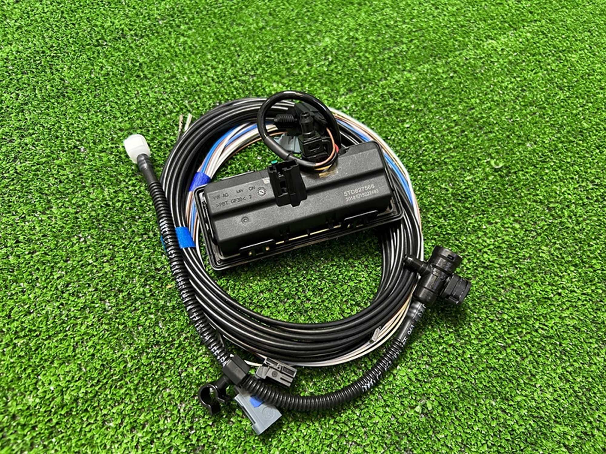 Камера заднего вида (без динамической разметки) с омывателем Volkswagen Touareg 2