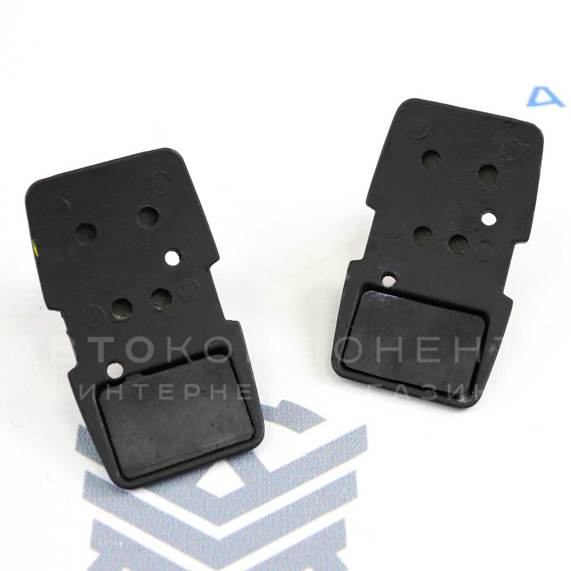 Накладки на педали "MOMO" R3000 (черные)