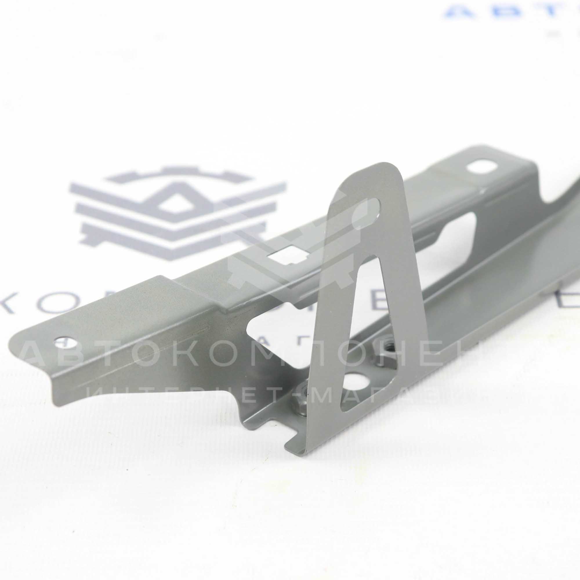 Кронштейн крепления правый (верхний) переднего крыла Лада Гранта FL