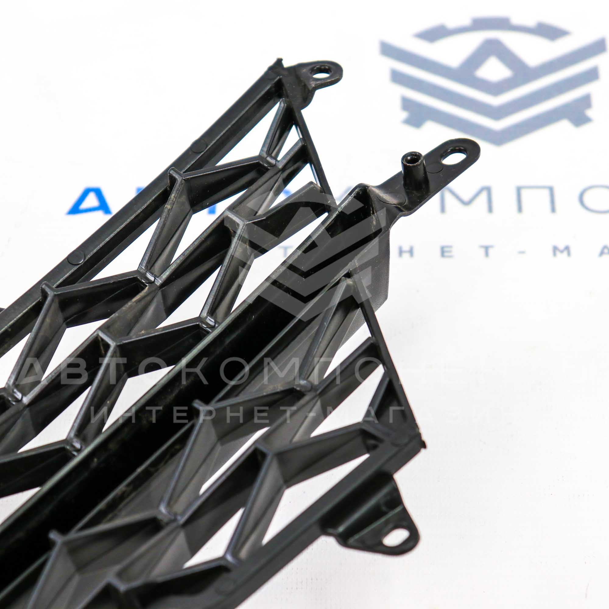 Решетка переднего бампера (нижняя) Лада Vesta (8450006674)