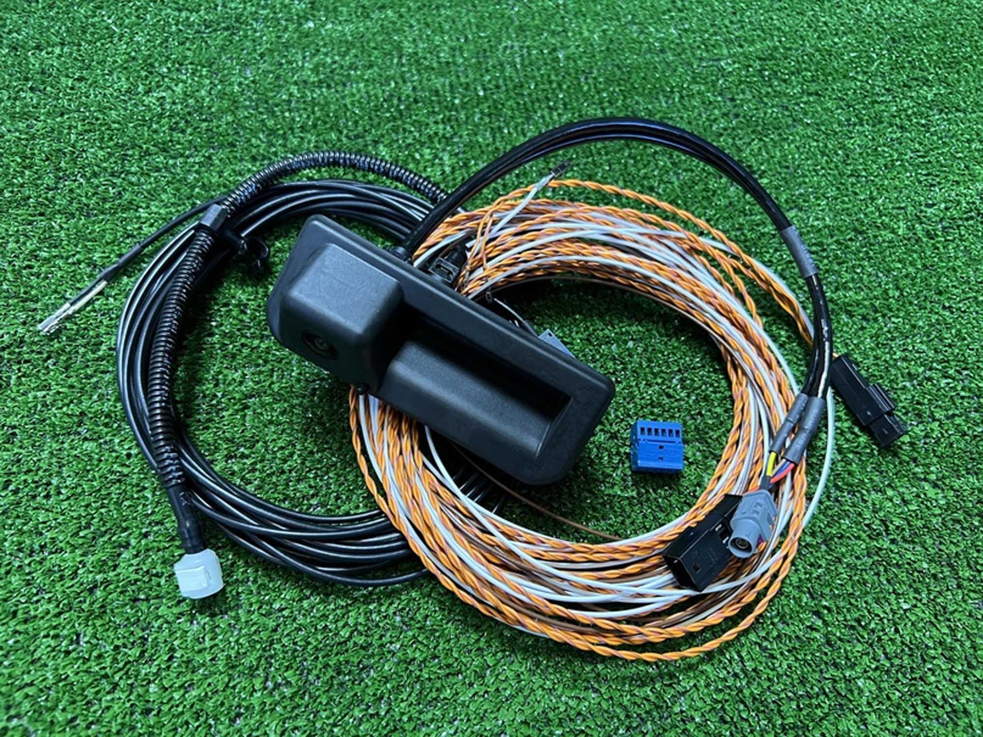 Камера заднего вида (с динамической разметкой) с омывателем Audi Q3, Q5