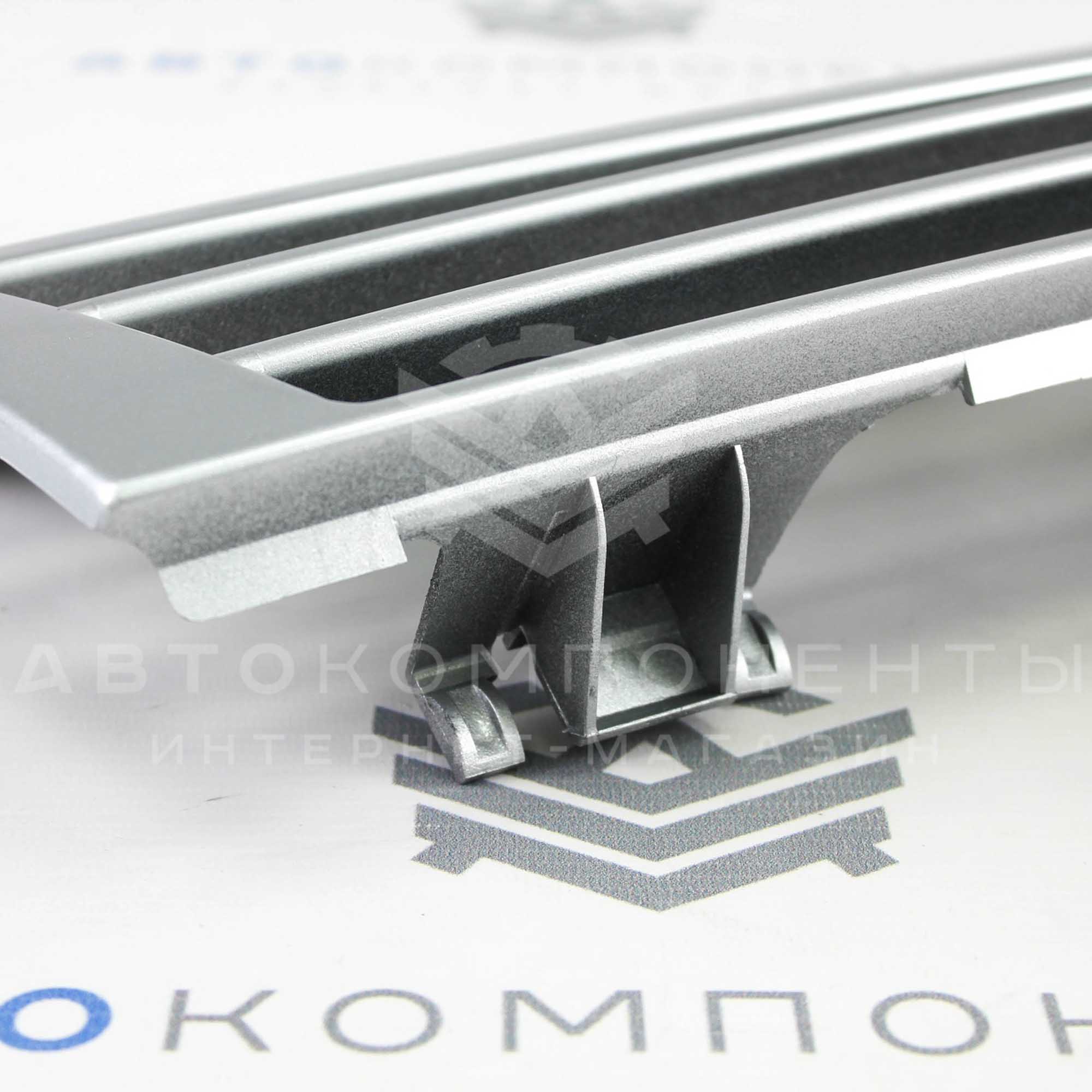 Решетка радиатора "2 лопасти" ВАЗ 2110-2112 в цвет кузова