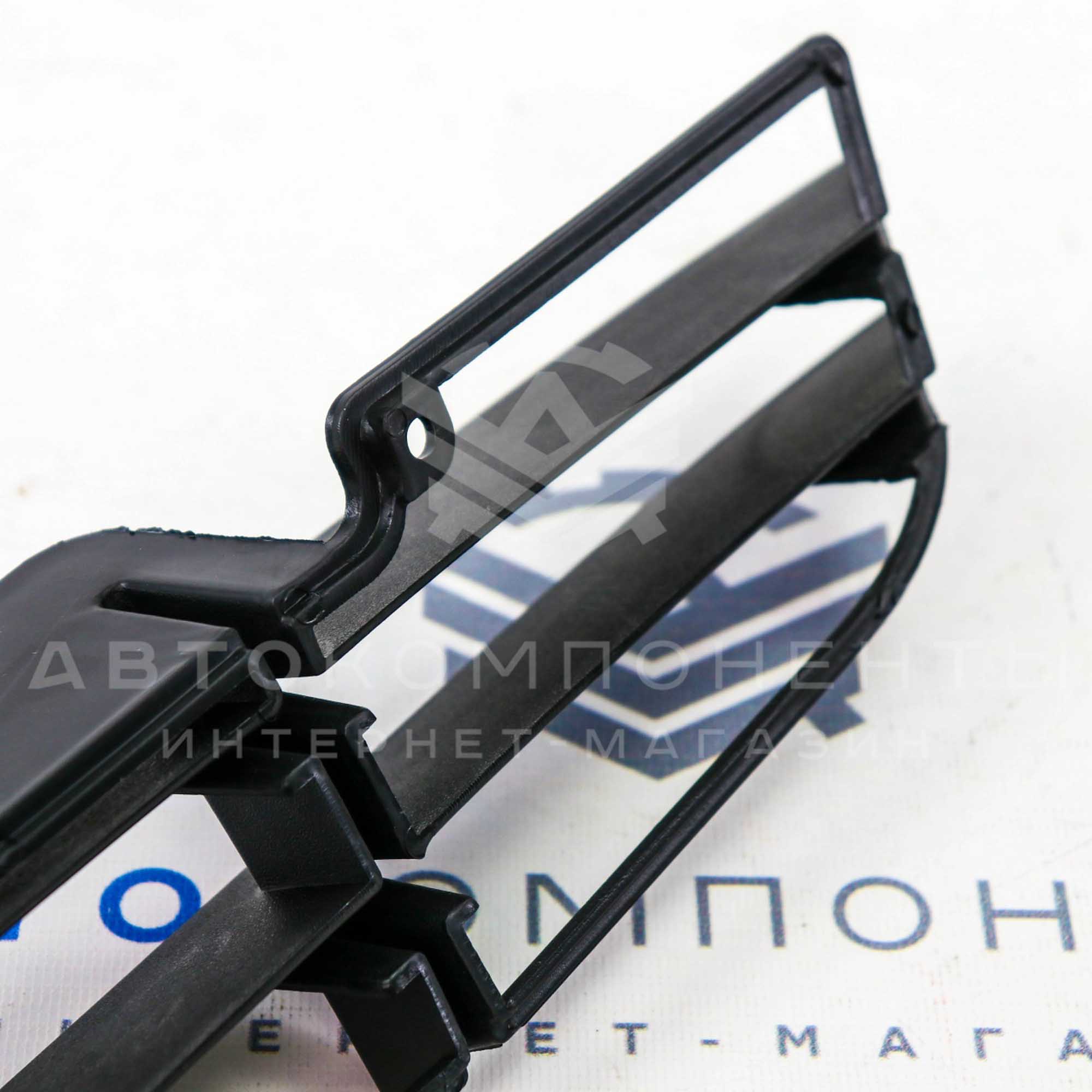 Решетка (нижняя) в передний бампер Лада Калина