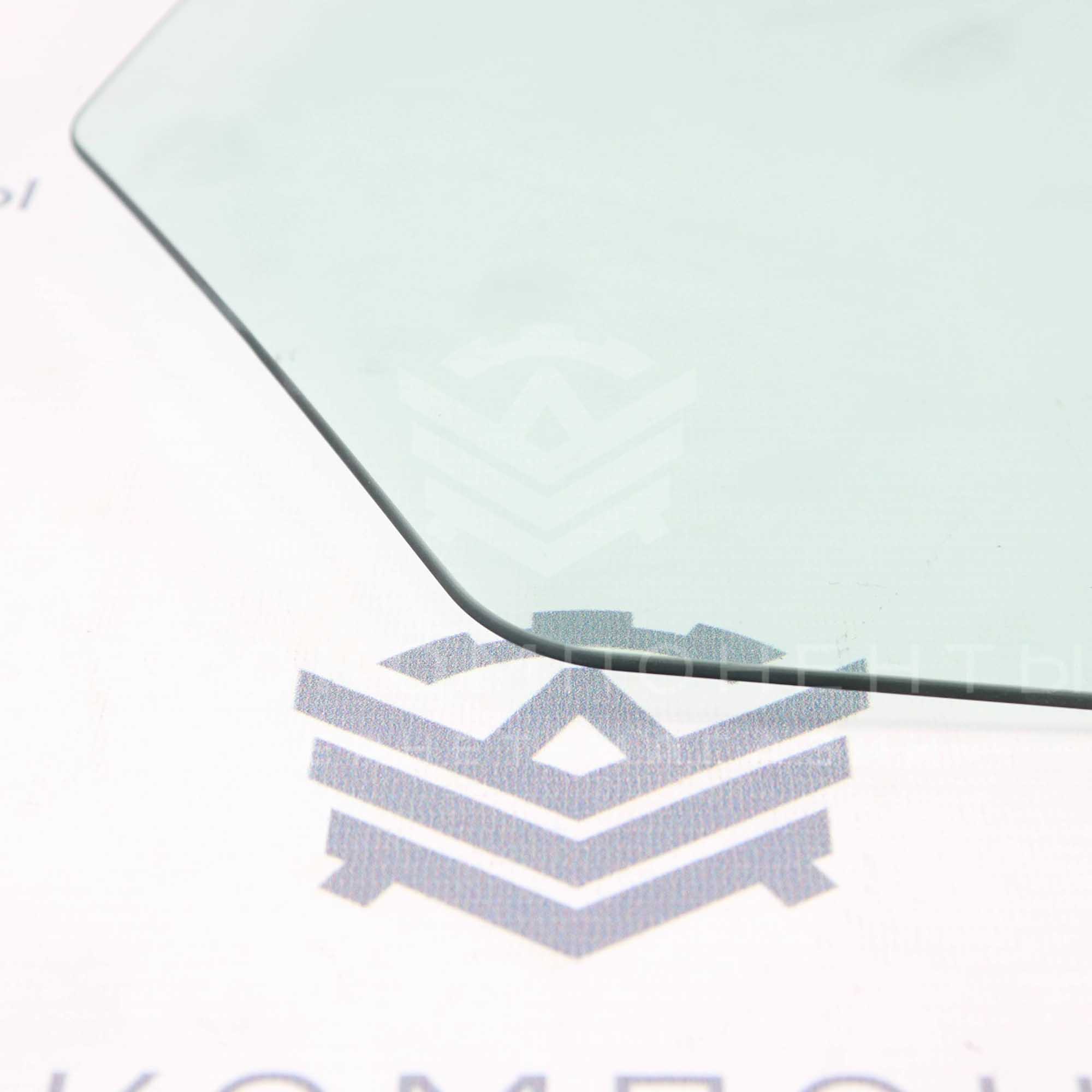 Передние боковые стекла Лада Приора