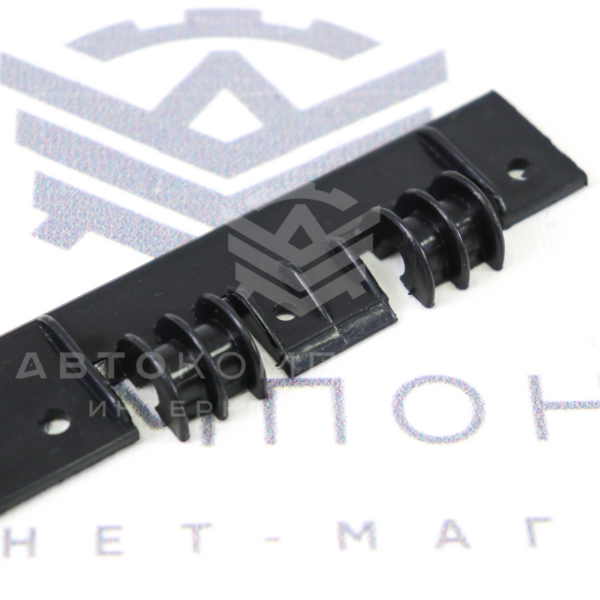 Звено петли вещевого ящика (бардачка) ВАЗ 2104, 2105, 2107