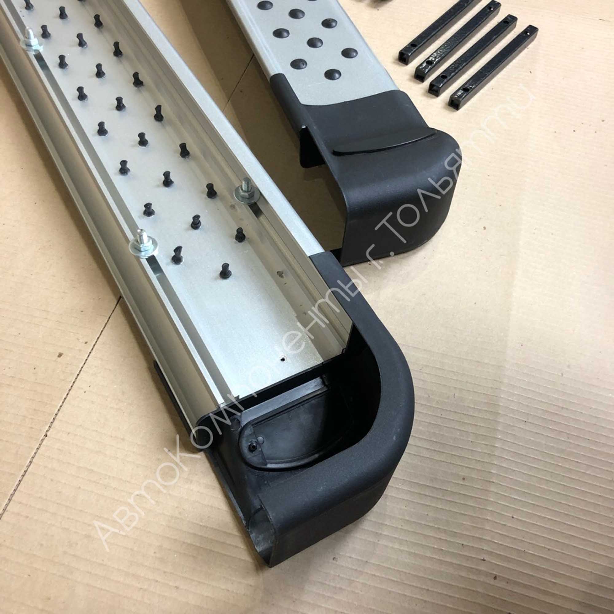 Пороги "БМВ стиль" Лада Нива 4Х4 3D (серые, без подсветки)