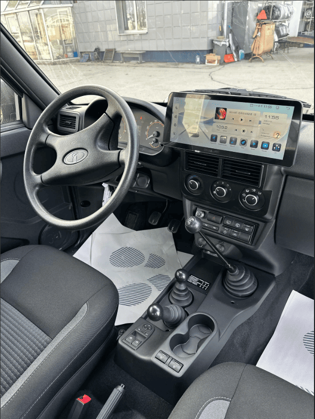 Штатная магнитола Tesla 12.3" GT1231-0734 Android 10 (CarPlay, 2/32, D) Лада Нива Legend, Urban