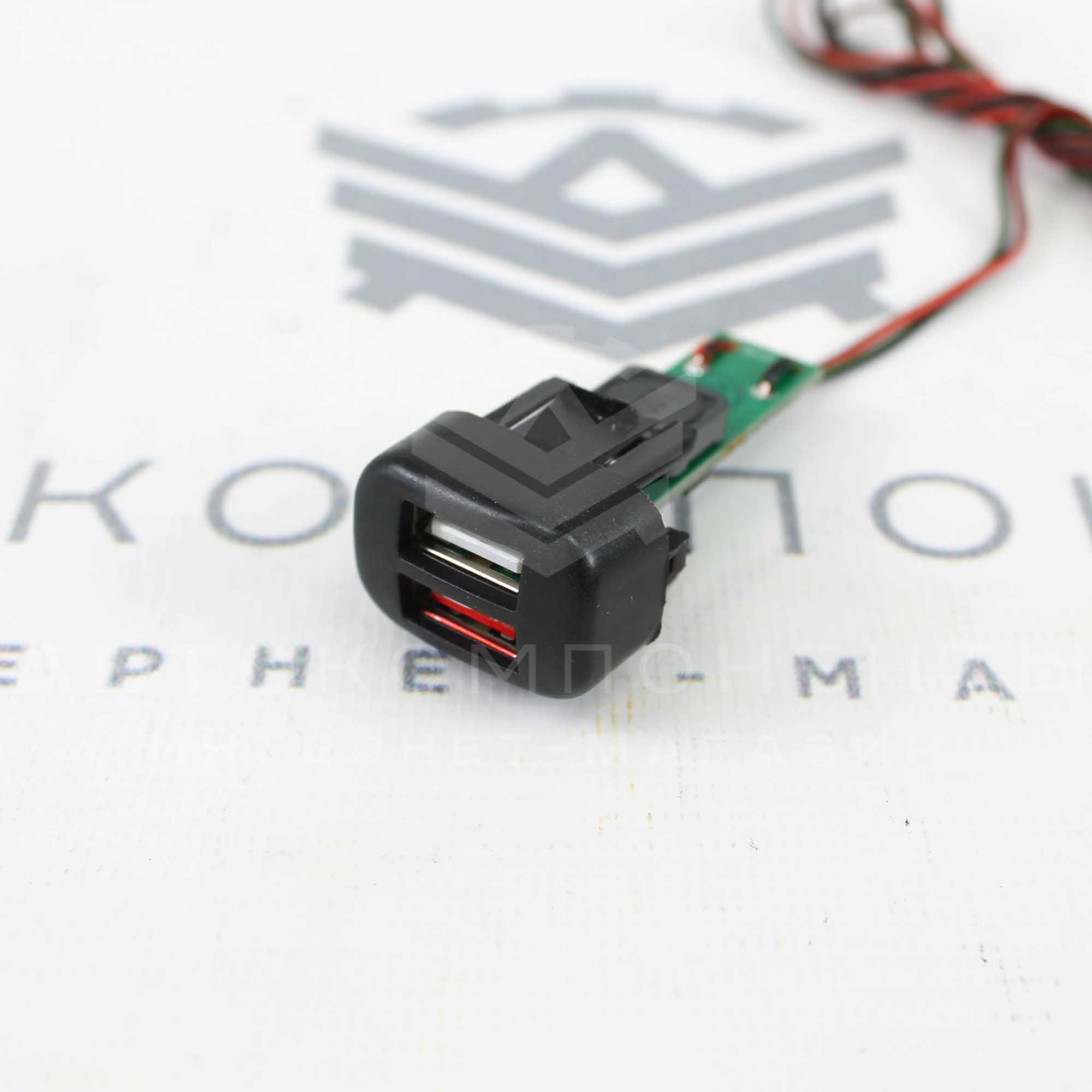 USB-зарядное устройство (на 2 слота) ВАЗ 2113, 2114, 2115, Лада Калина, Шевроле Нива "Тюн-Авто"