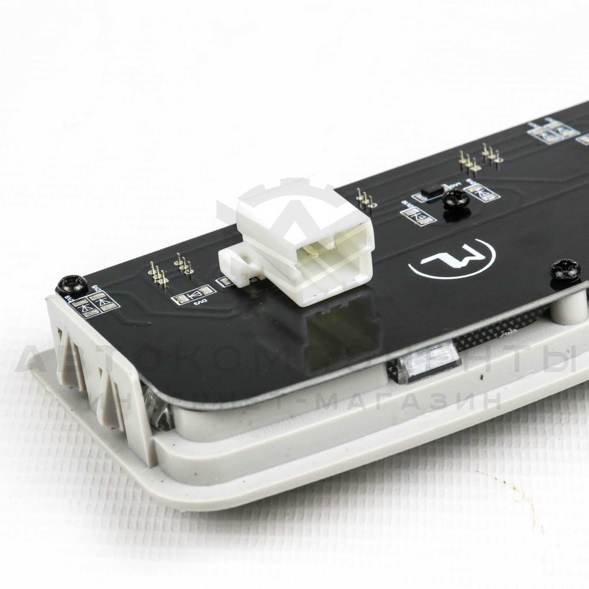 Плафон освещения салона в стиле "Vesta" Лада Приора норма (белый)