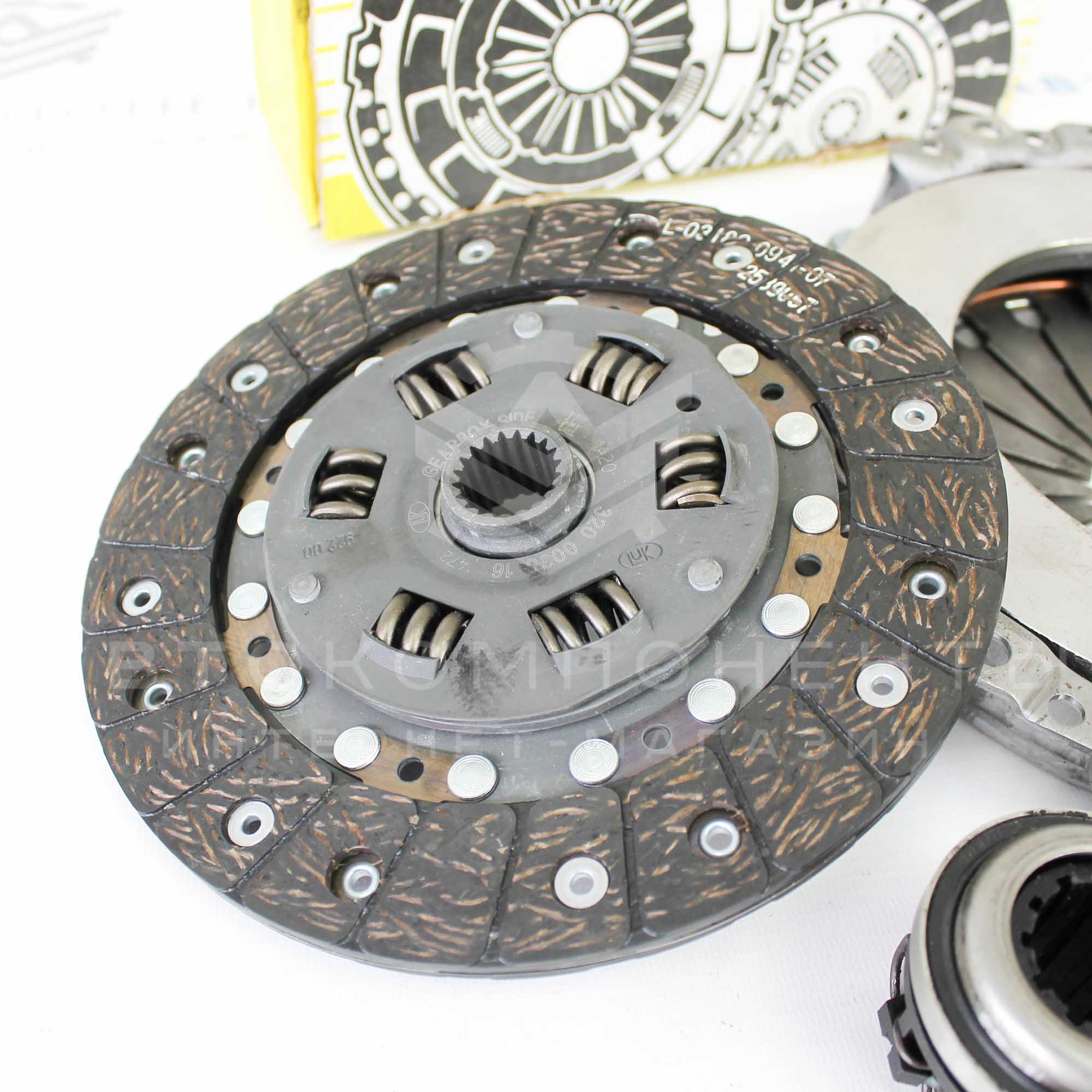 Сцепление "LUK" (в сборе) ВАЗ 2101-2107, Лада Нива 4х4 (620 0198 16)