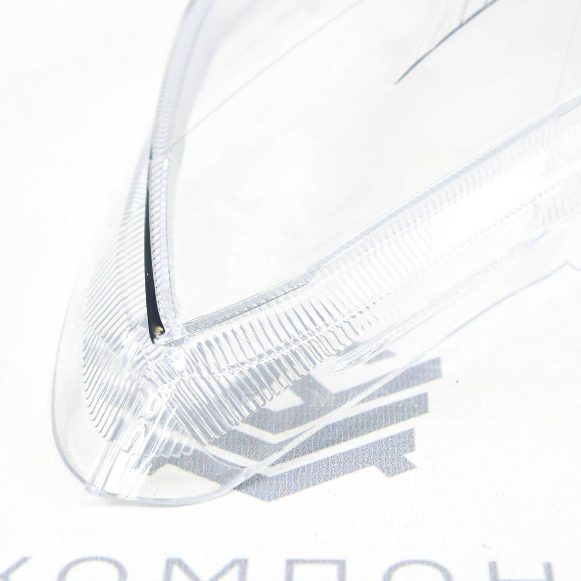 Стекло (пластик) фары Лада Гранта FL (левое)