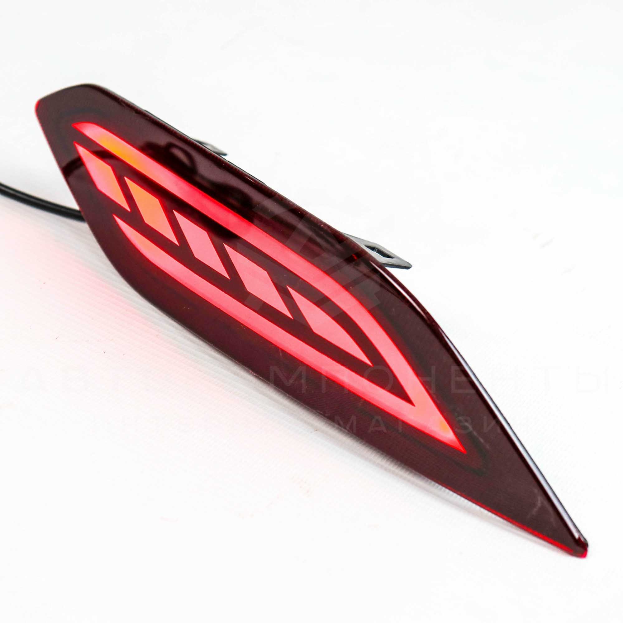 Диодные катафоты в задний бампер Лада Vesta NG (красные)