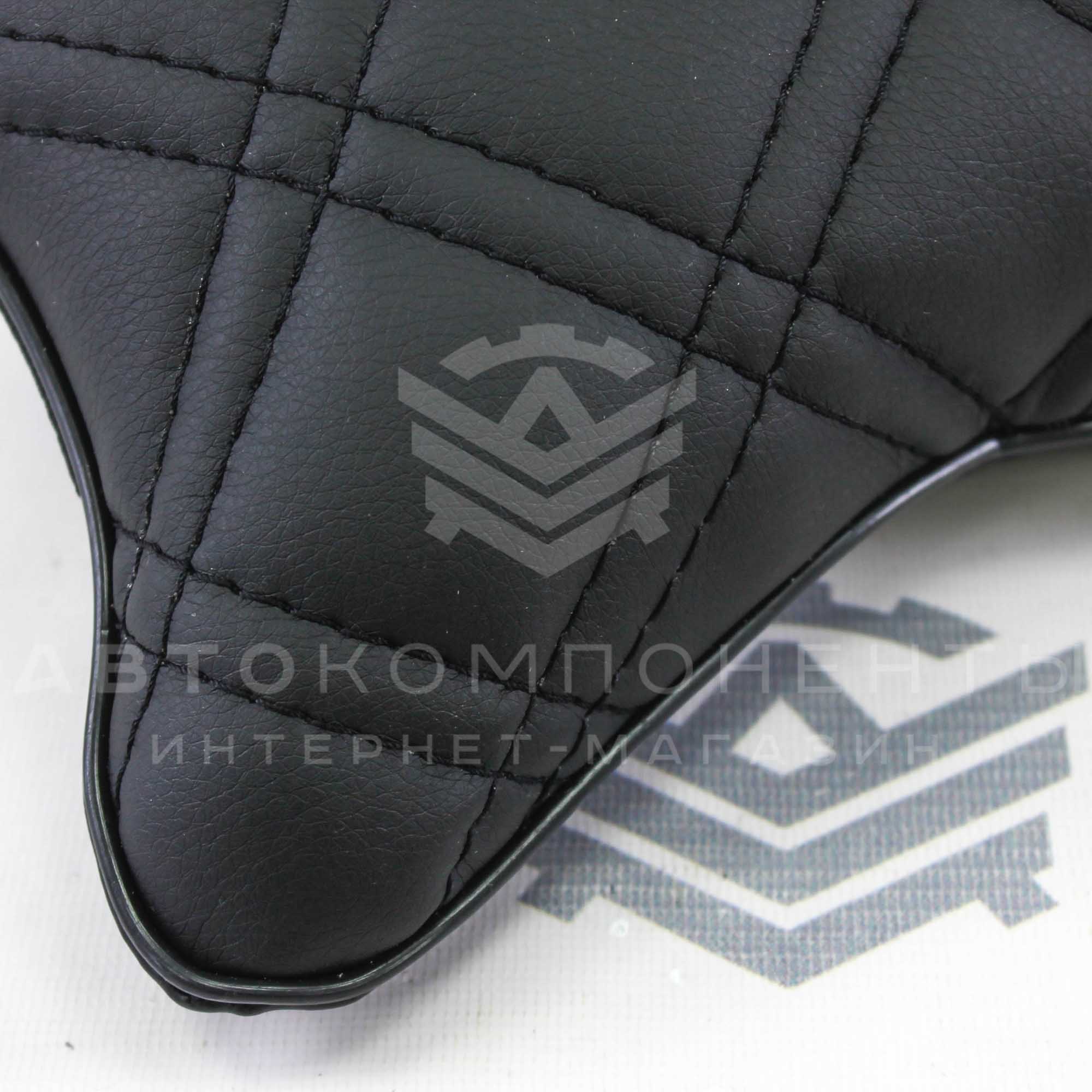 Подушка подголовника с прострочкой "Квадрат 2 строчки по диагонали"