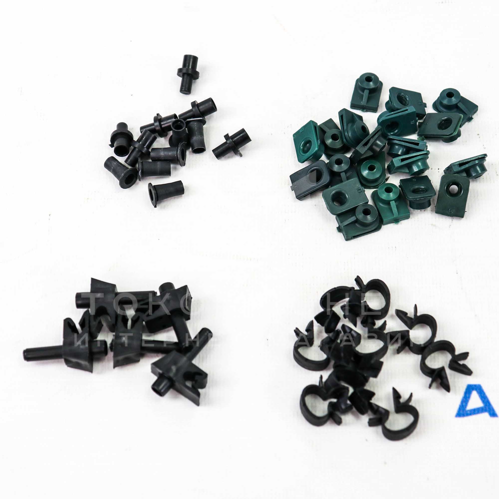 Набор пластмассовых изделий на кузов ВАЗ 2113, 2114, 2115