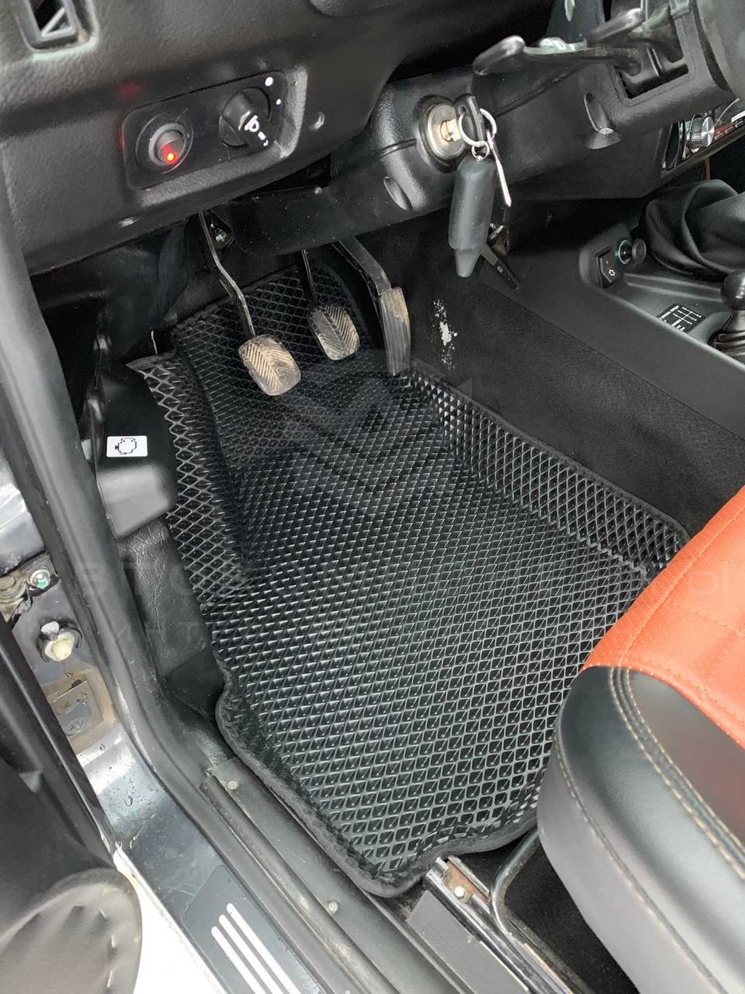 Ковры салонные EVA 3D с бортами (ромб) Лада Нива 4х4