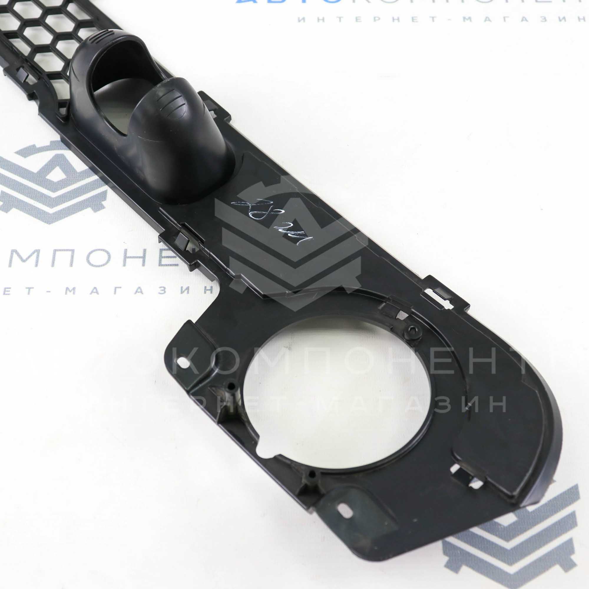 Решетка переднего бампера Бертоне Шевроле Нива