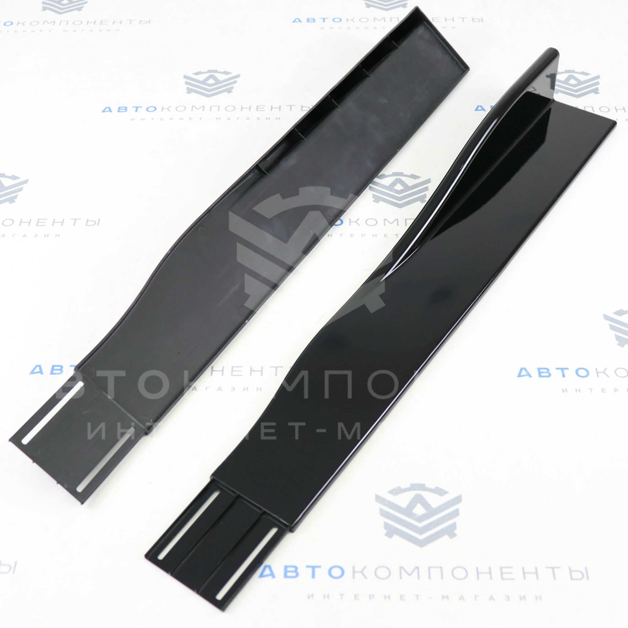 Универсальные накладки порогов "Sal-Man" в стиле BMW (черный глянец)