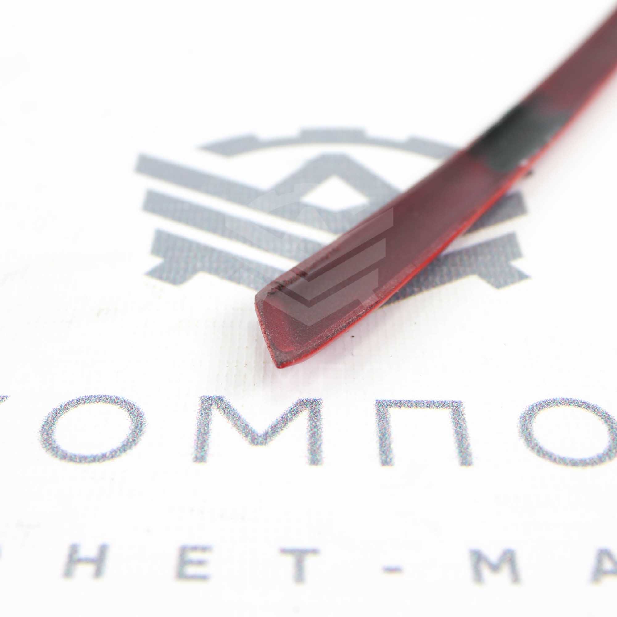 Накладка переднего бампера Гранта Drive Active (красная полоса)