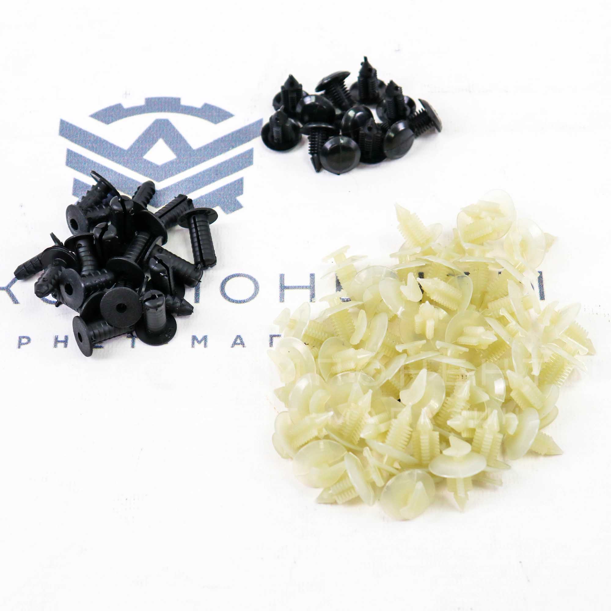 Набор пластмассовых изделий на кузов ВАЗ 2110, 2111, 2112