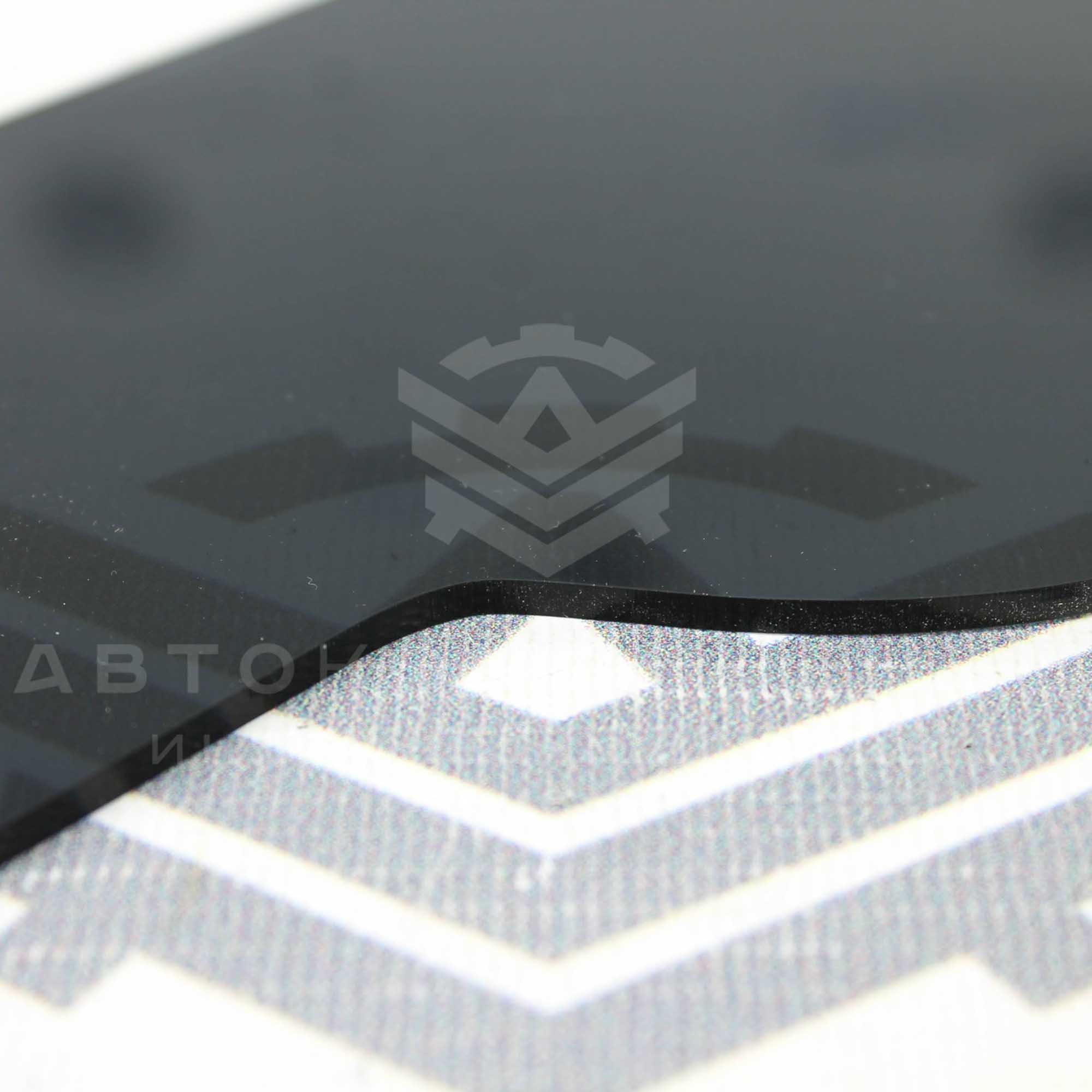 Тонированное стекло комбинации приборов ВАЗ 2106 (сплошное)