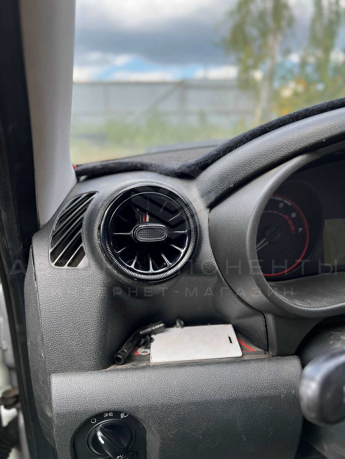 Сопло вентиляции AMG (модифицированное) с подсветкой Лада Гранта, Калина 2, Ларгус (черное)