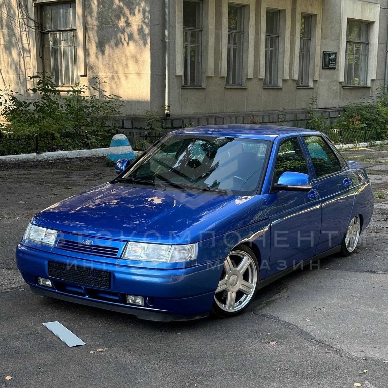 Пластиковая рамка номера на магнитах