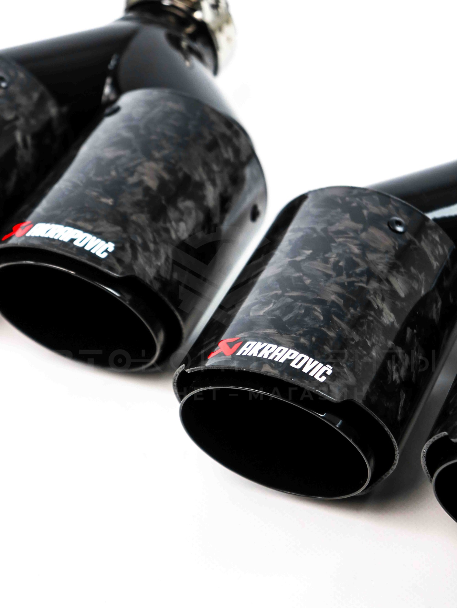 Раздвоенные насадки на глушитель AKRAPOVIC (открытого типа) 51-89мм (кованый карбон, черные) (2 шт)