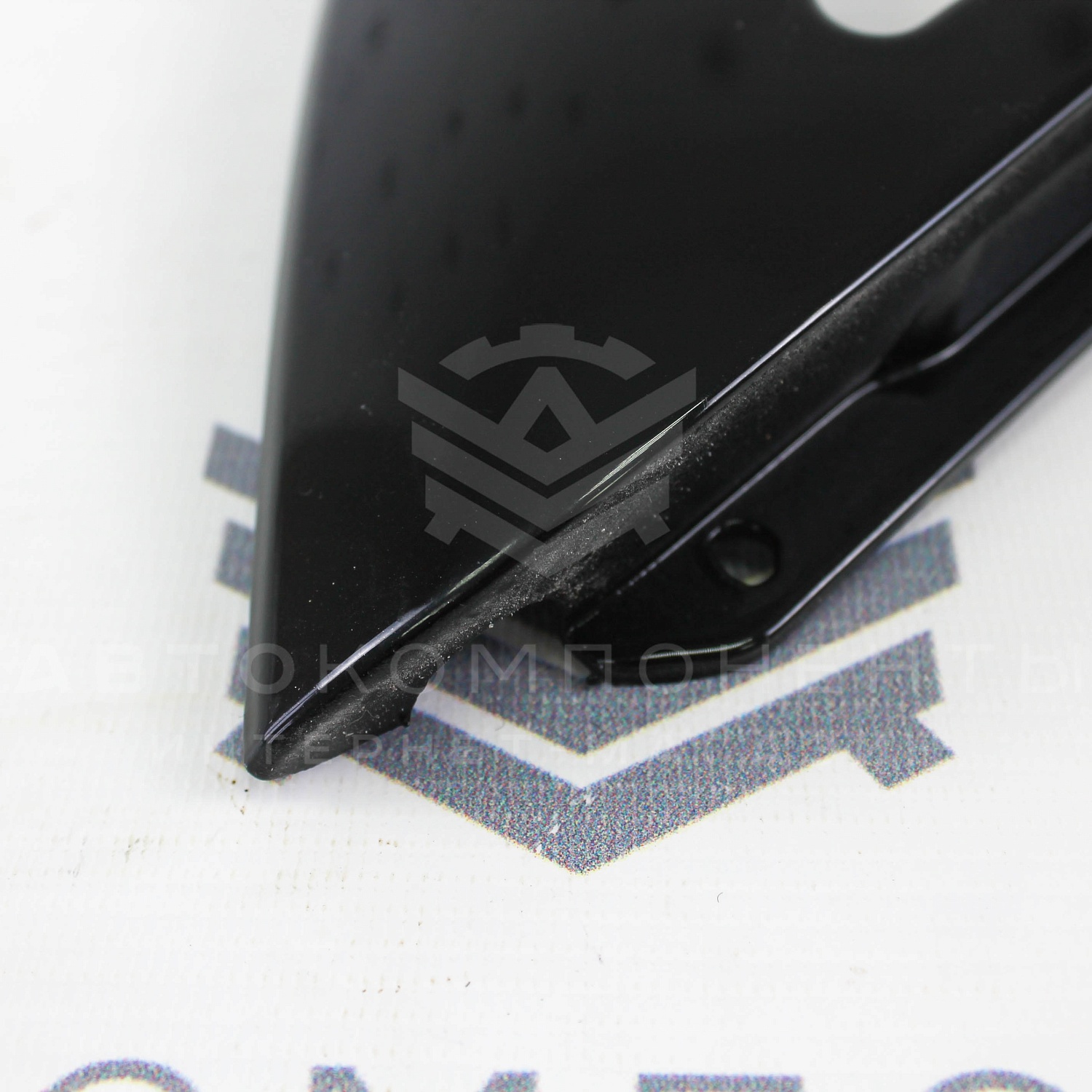 Облицовки задних форточек ВАЗ 2110 в цвет кузова