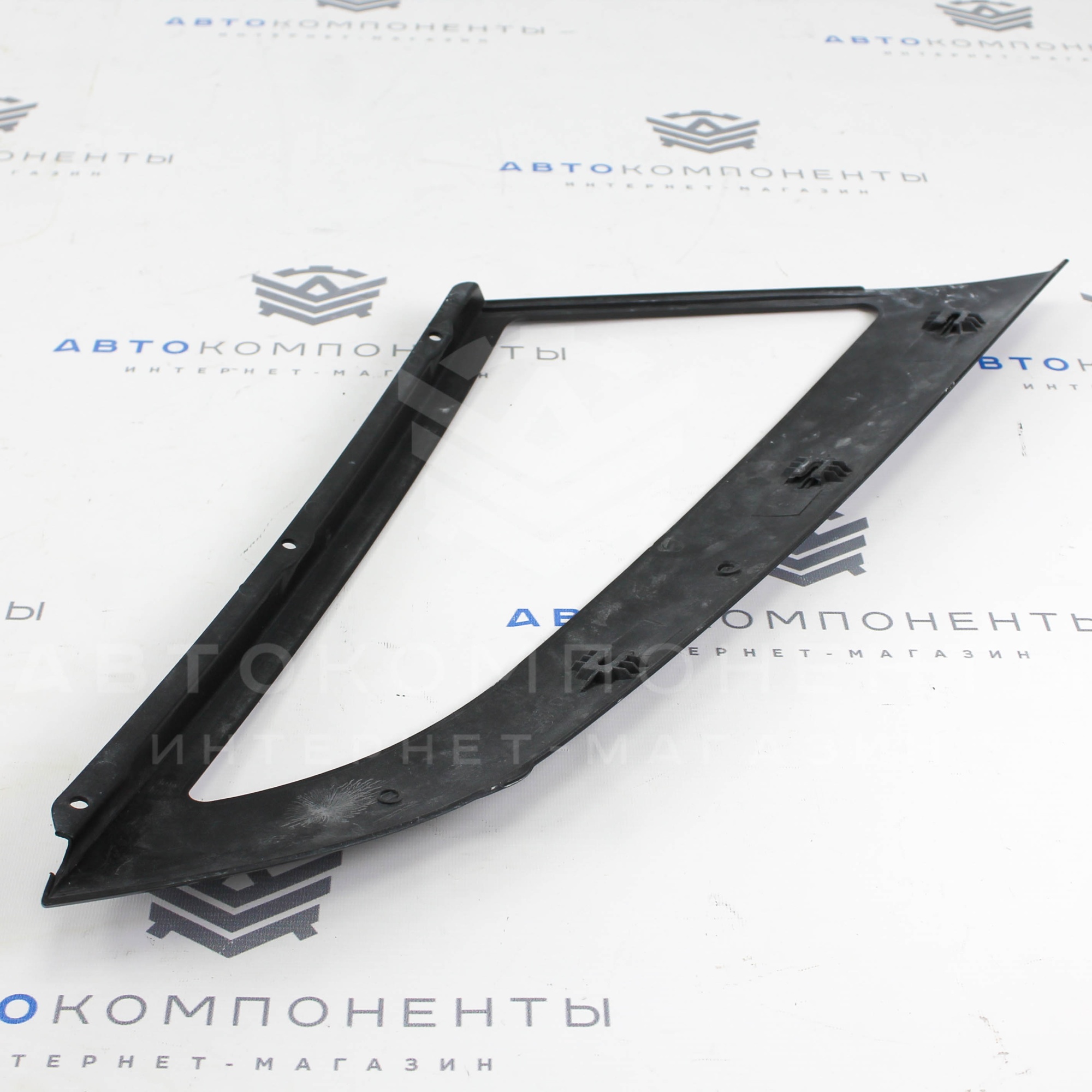 Облицовки задних форточек ВАЗ 2110 в цвет кузова