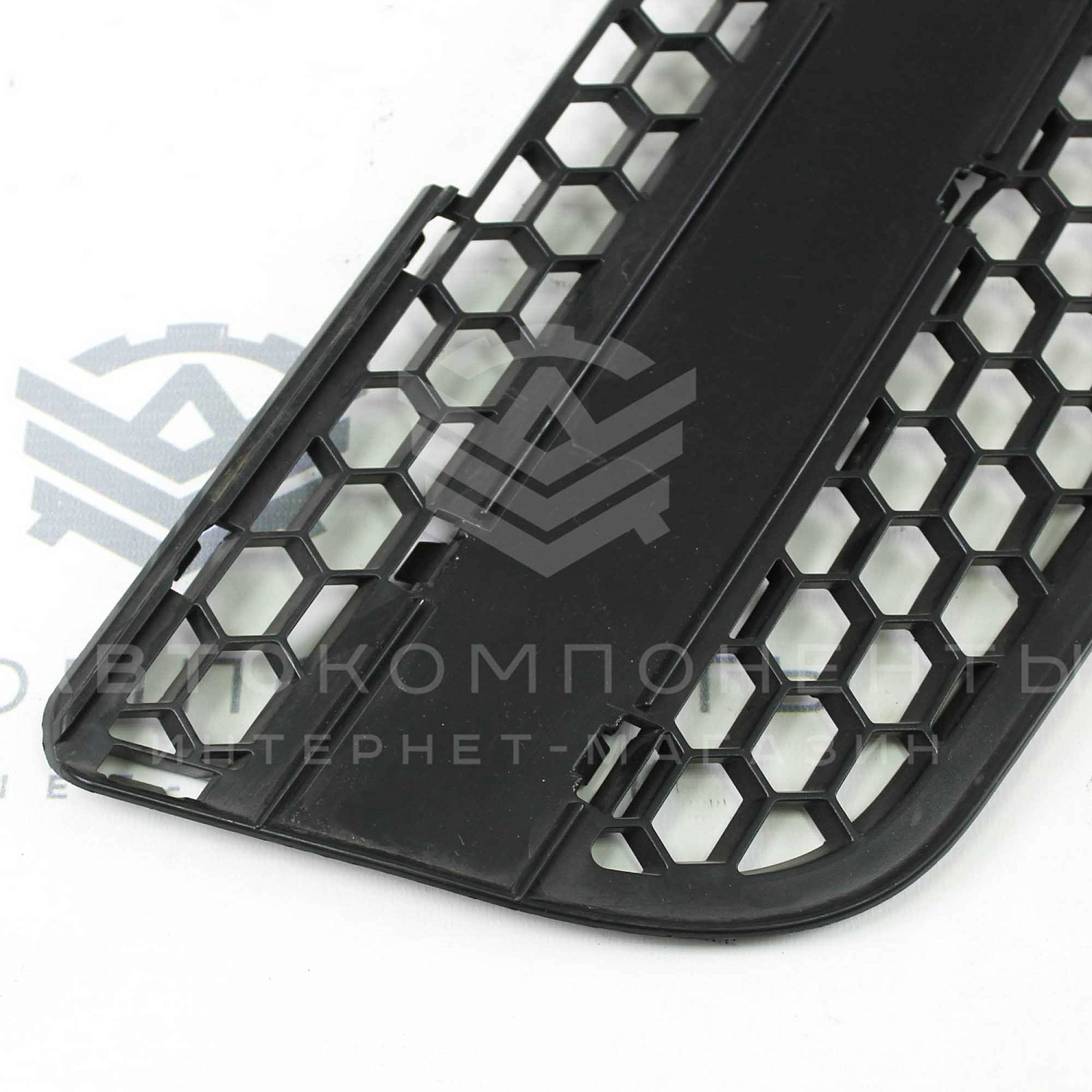 Оригинальная решетка радиатора Шевроле Нива