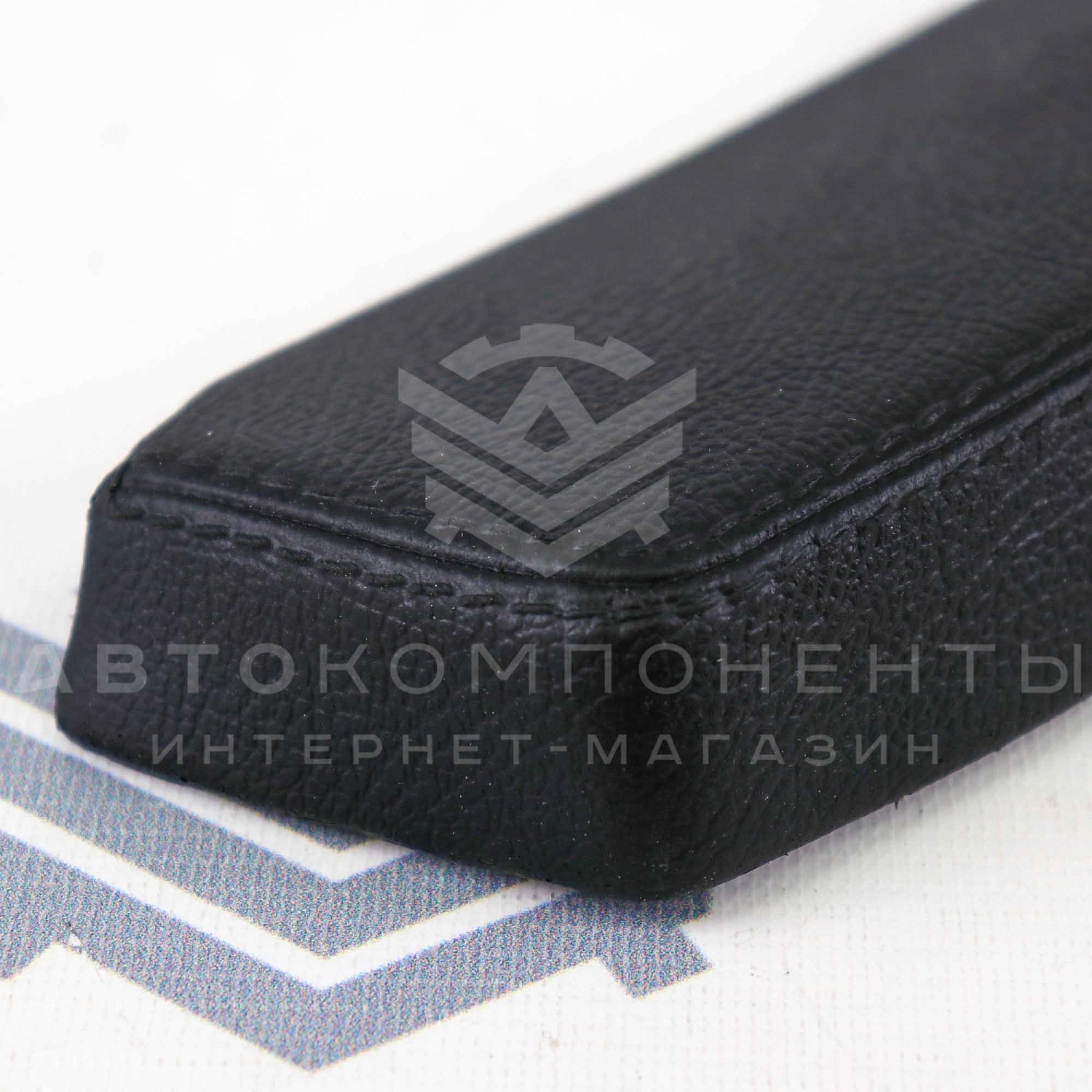 Мягкие подлокотники передних дверей Лада Ларгус