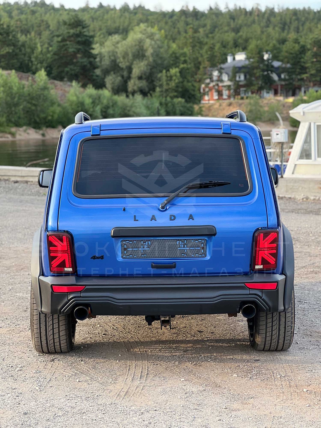 Раздвоенный глушитель Лада Нива 4х4 Stinger (без насадок)