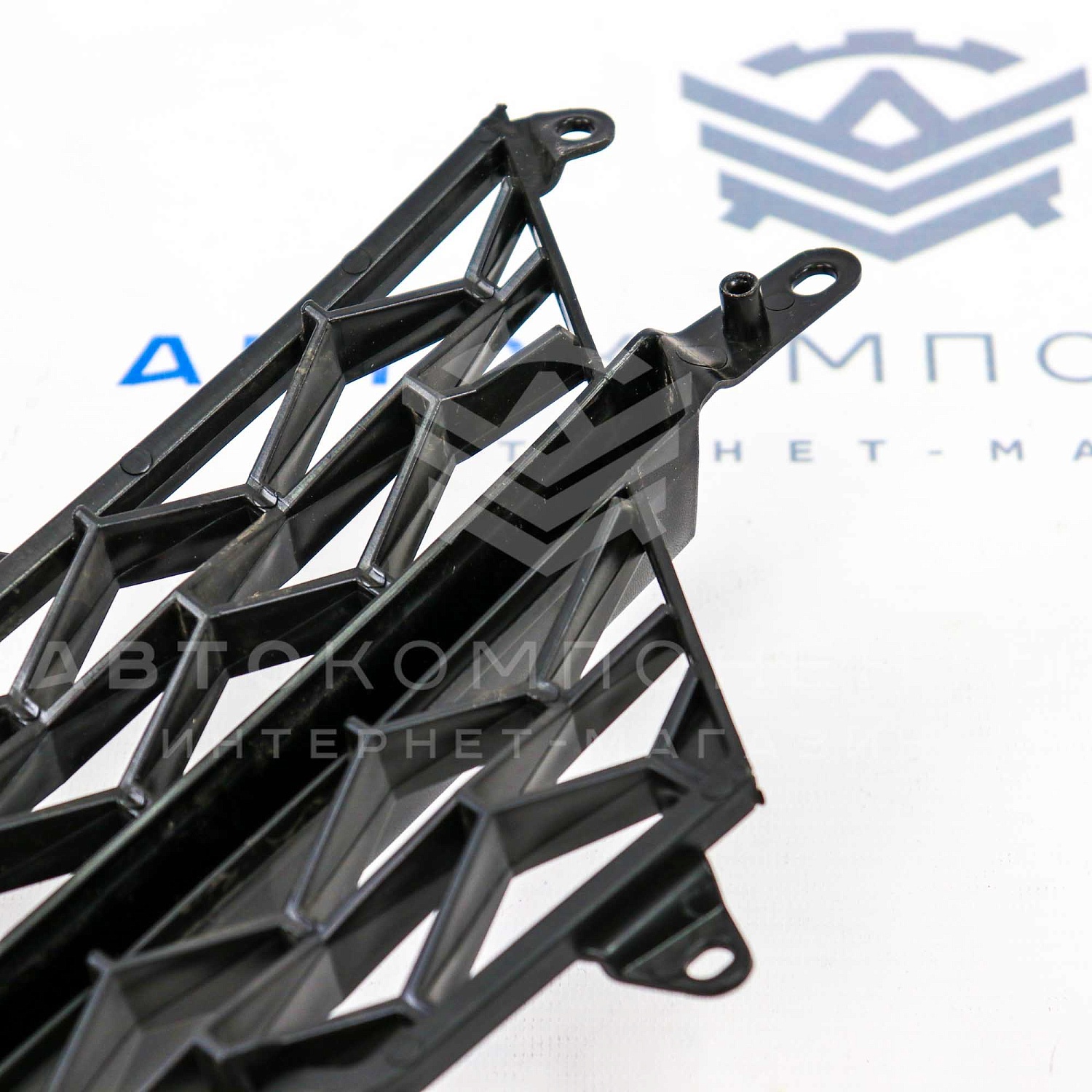 Решетка переднего бампера (нижняя) Лада Vesta (8450006674)