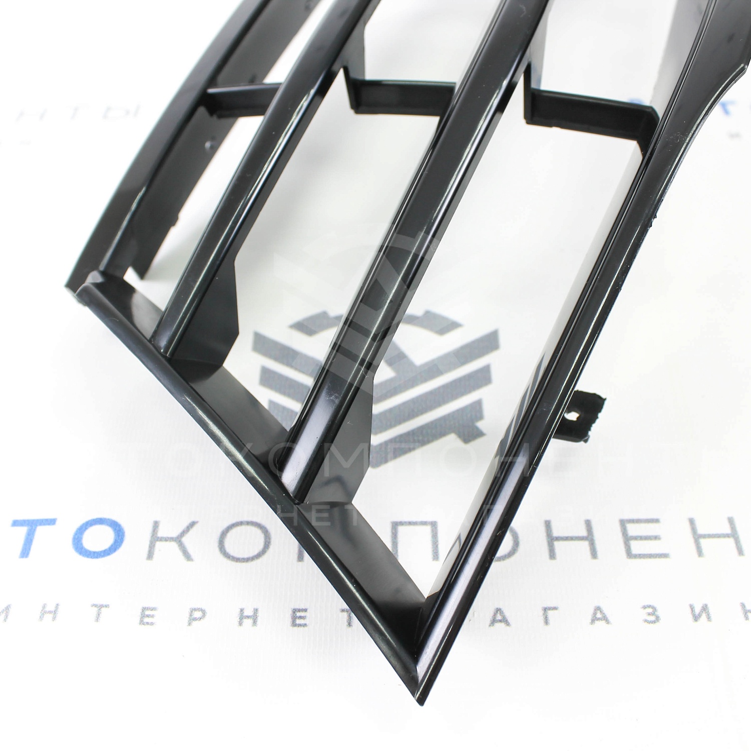 Решетка радиатора (верхняя) Лада Vesta (люкс) (8450008666)