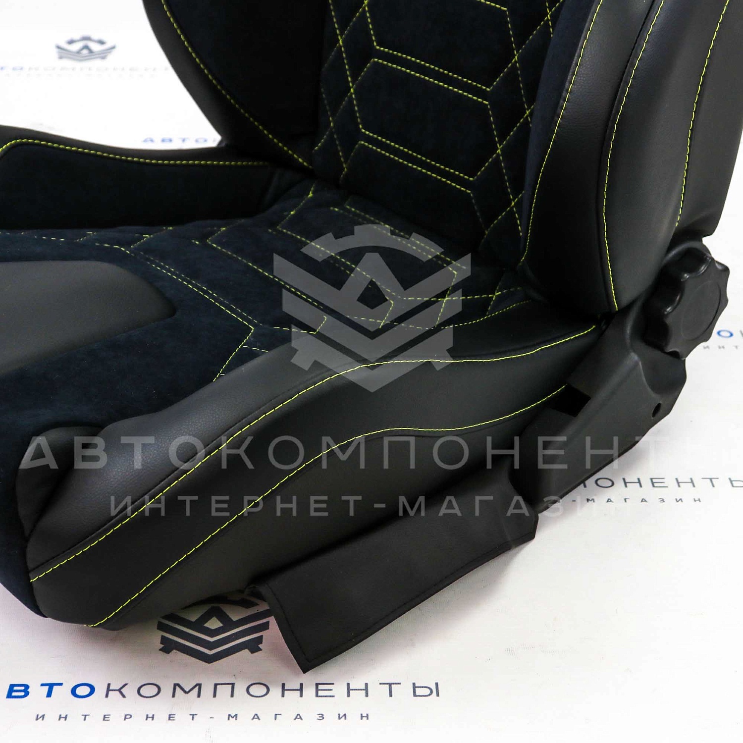 Анатомические сиденья (в сборе) с прострочкой "Кобра" Лада Калина 2 (хэтчбек)