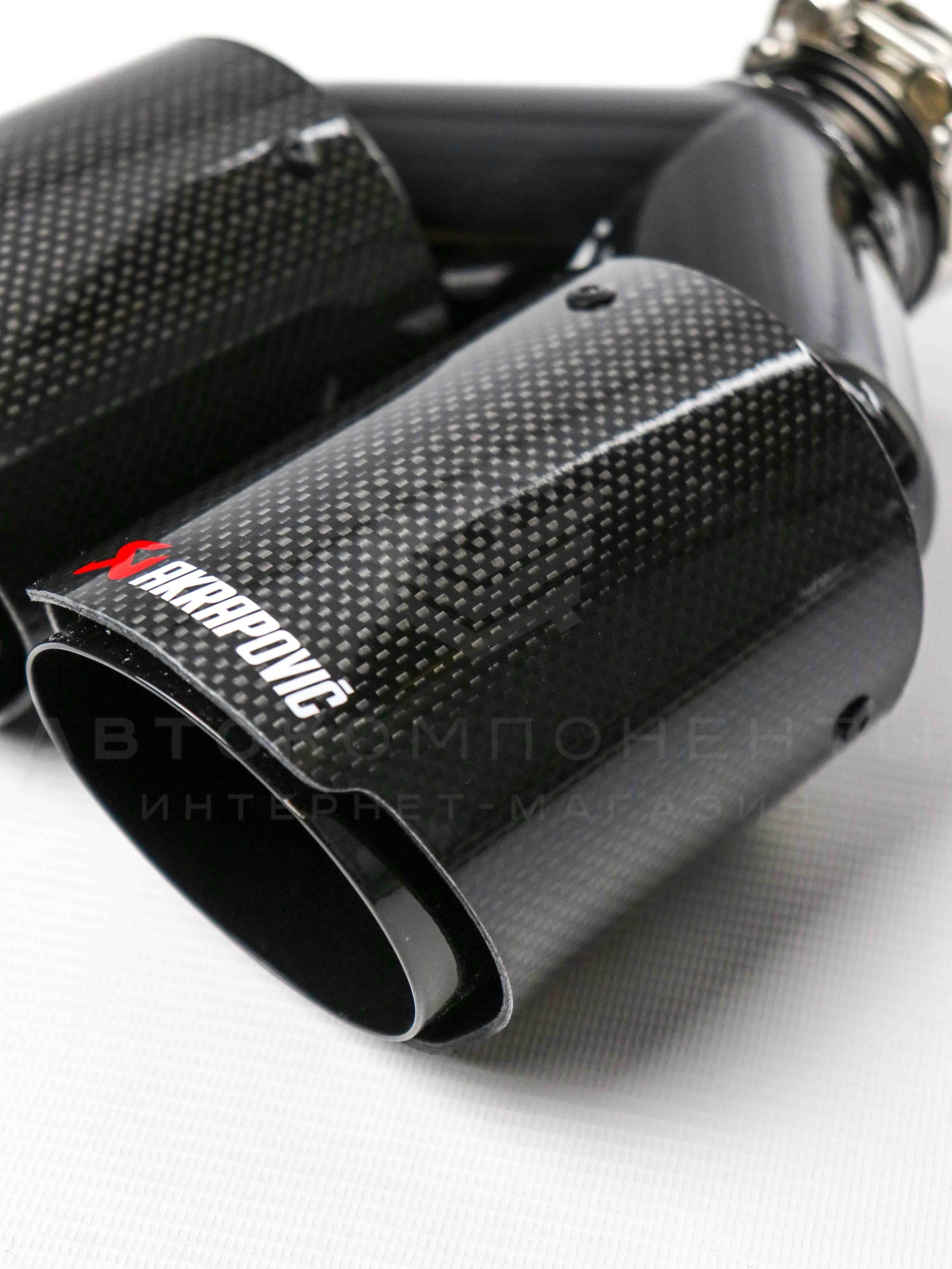 Раздвоенная насадка AKRAPOVIC (открытого типа) на глушитель (прямая) 51-89мм (карбон, черная)