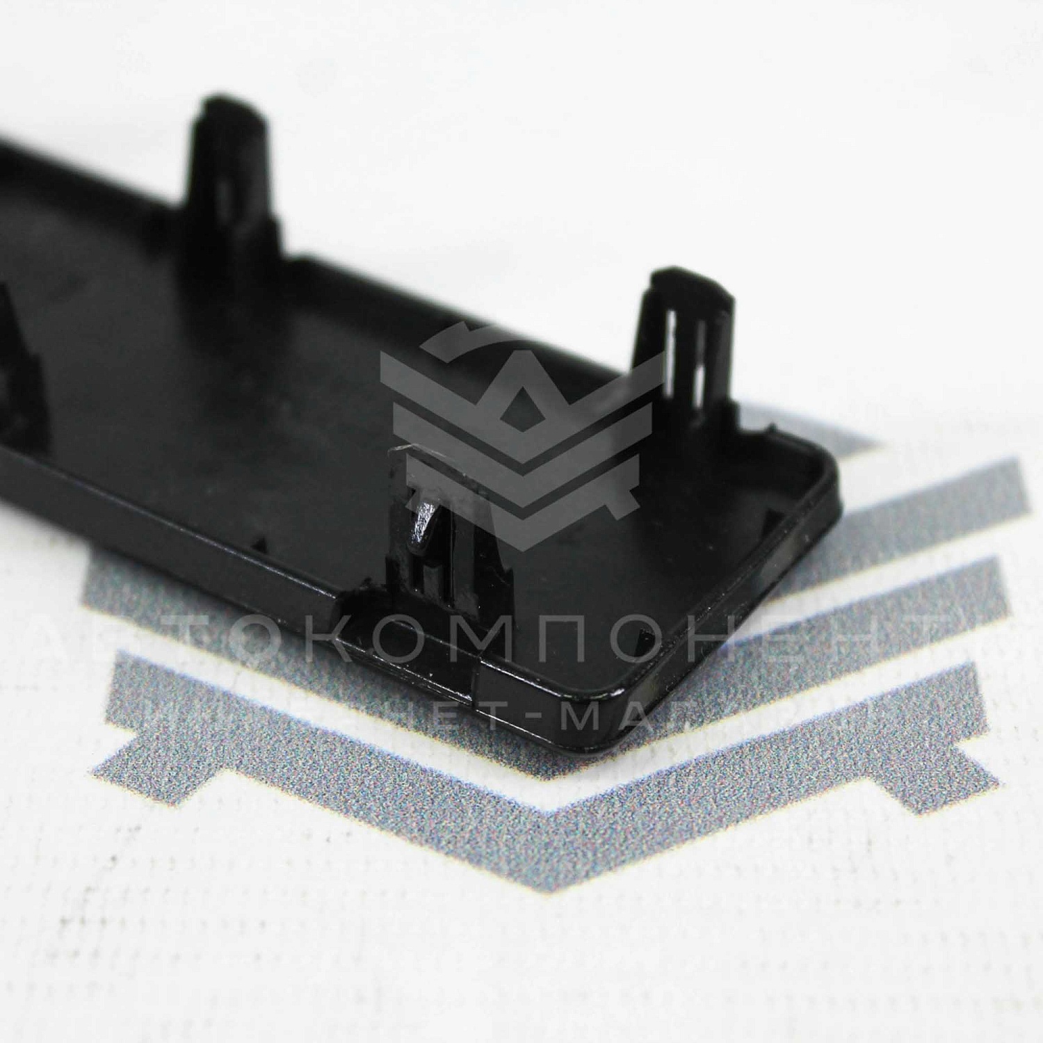 Заглушка центральной консоли Лада Приора 2 (черный лак)