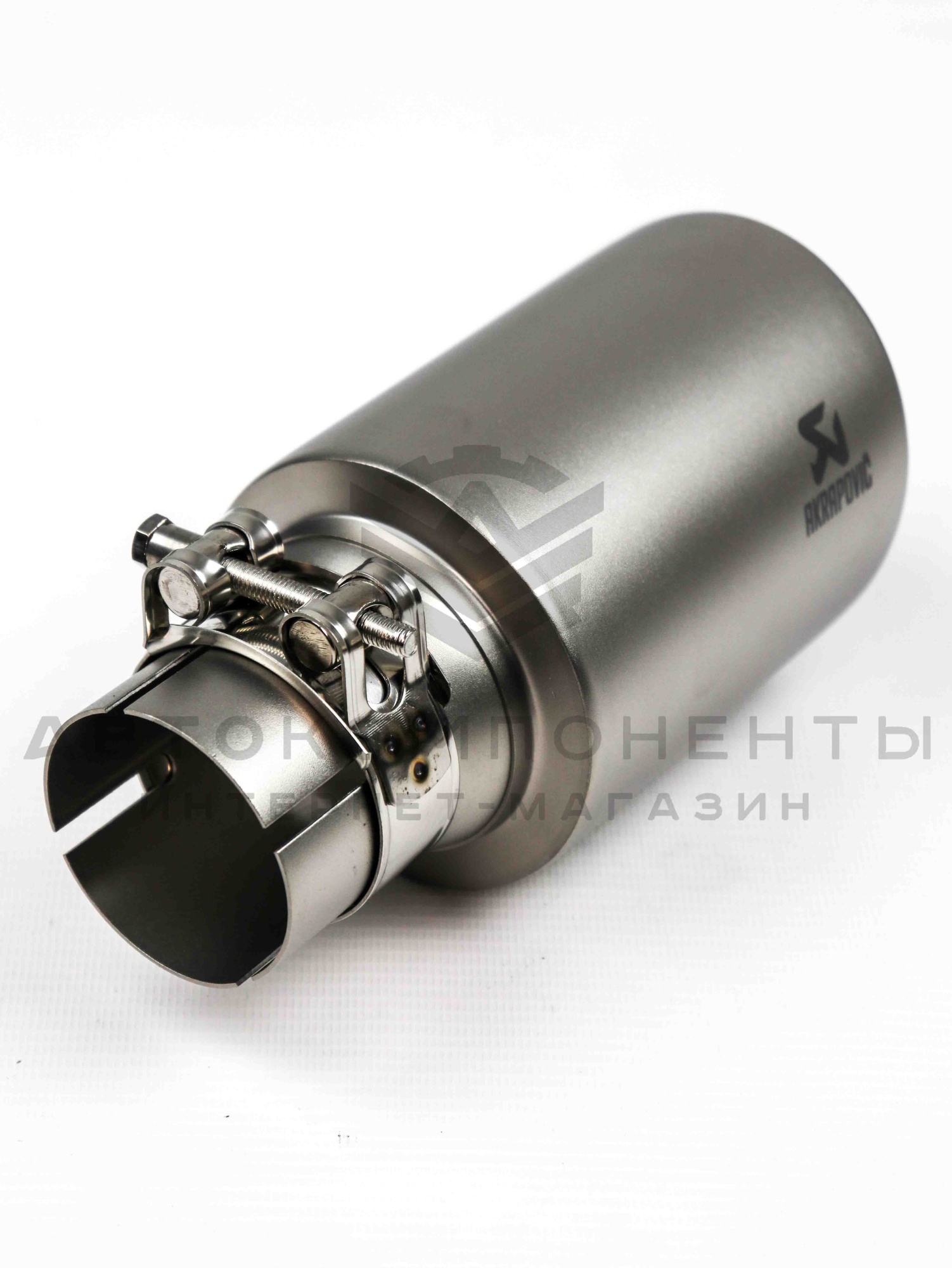 Насадка на глушитель AKRAPOVIC (скошенная, с перфорацией) 51-89мм (серебристая)