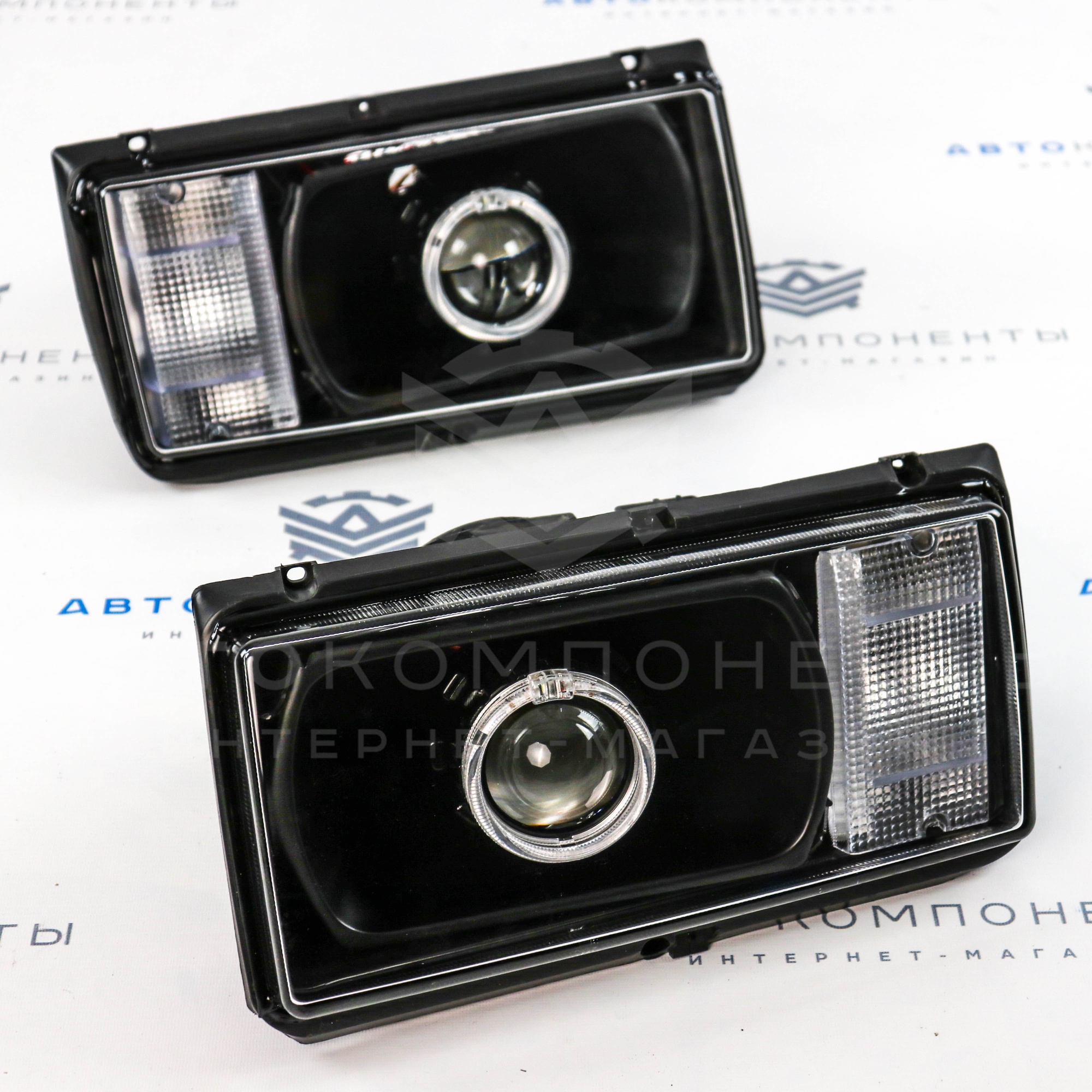 Фары с круглыми линзами (черная маска, белые поворотники) ВАЗ 2104, 2105, 2107