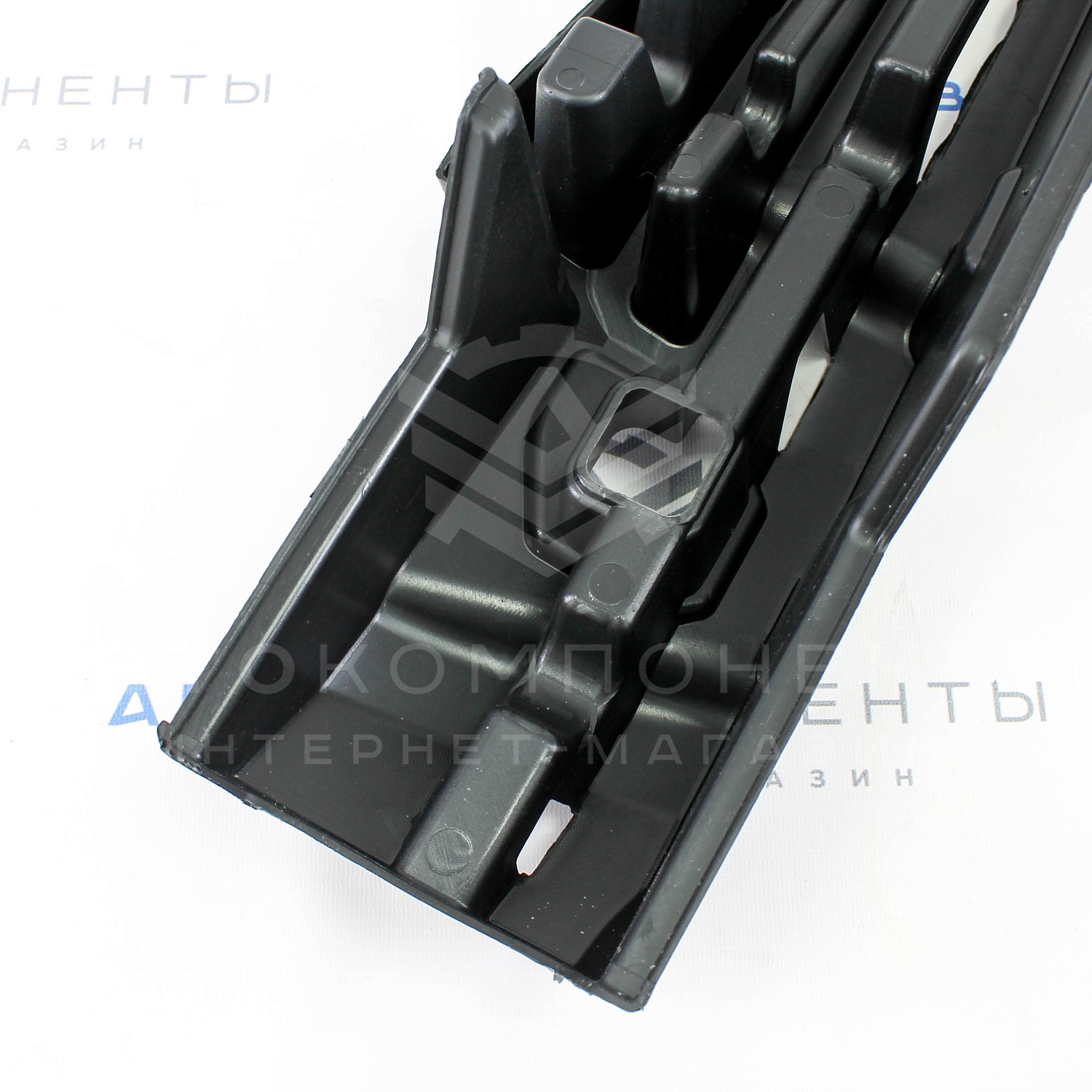 Усилитель переднего бампера (нового образца) Лада Приора 2