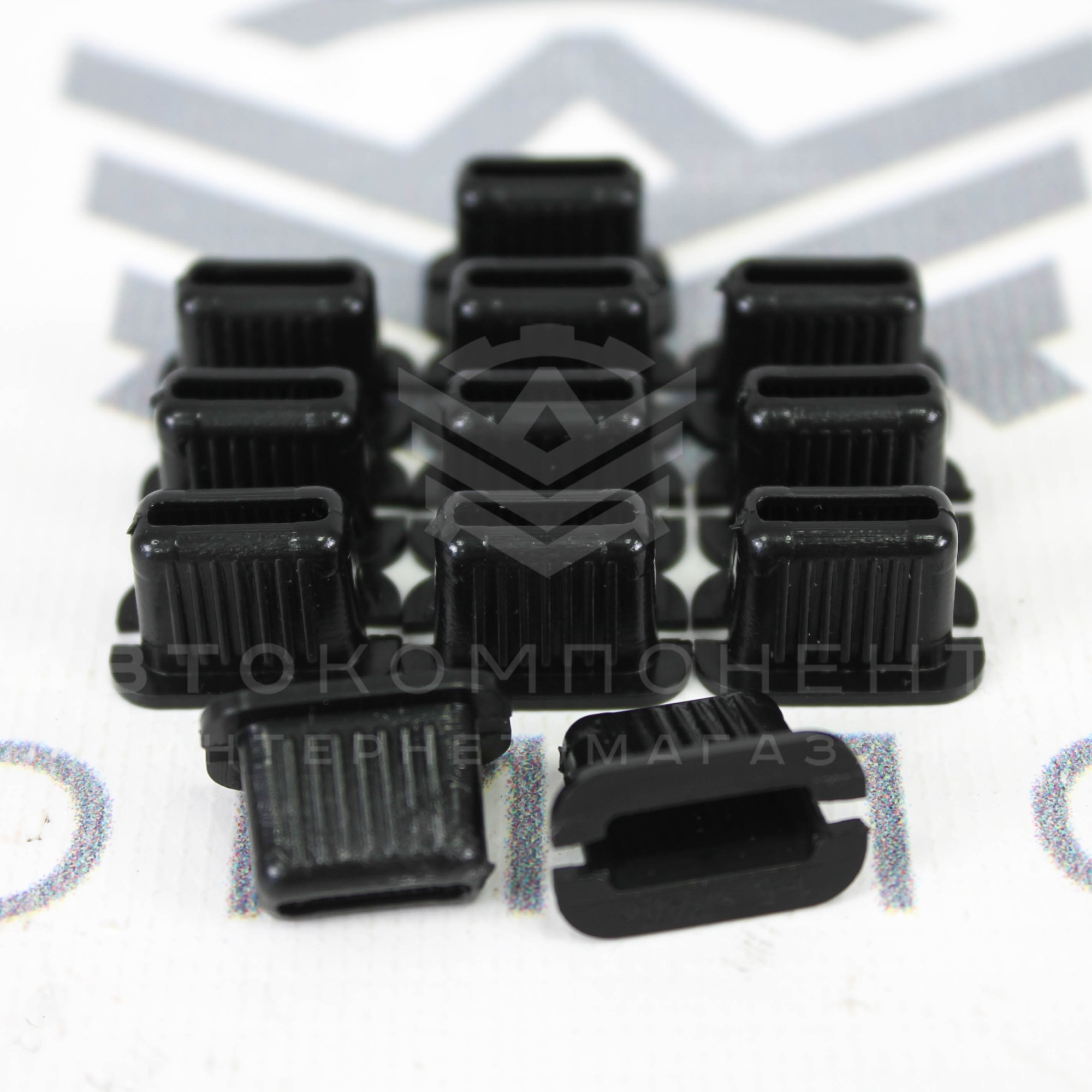 Комплект крепления ВНЕШНИХ облицовок порогов ВАЗ 2110-2112, Лада Приора