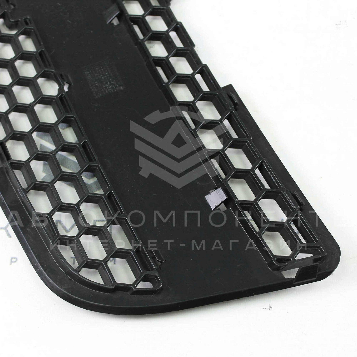 Оригинальная решетка радиатора Шевроле Нива