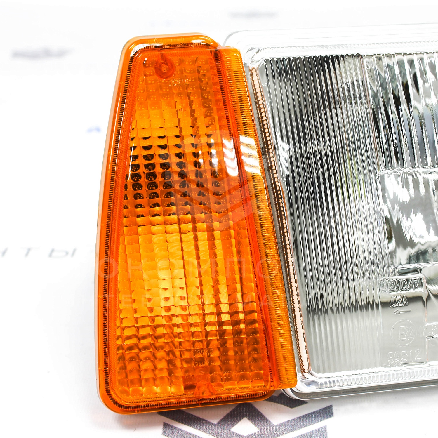 Фара (правая) ВАЗ 2108-21099 (оранжевый повторитель)